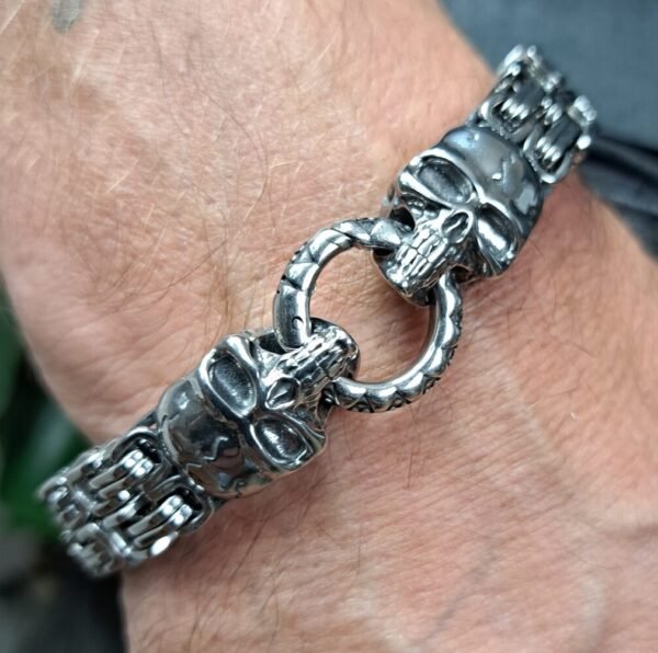 stainless steel skull byzantine bracelet