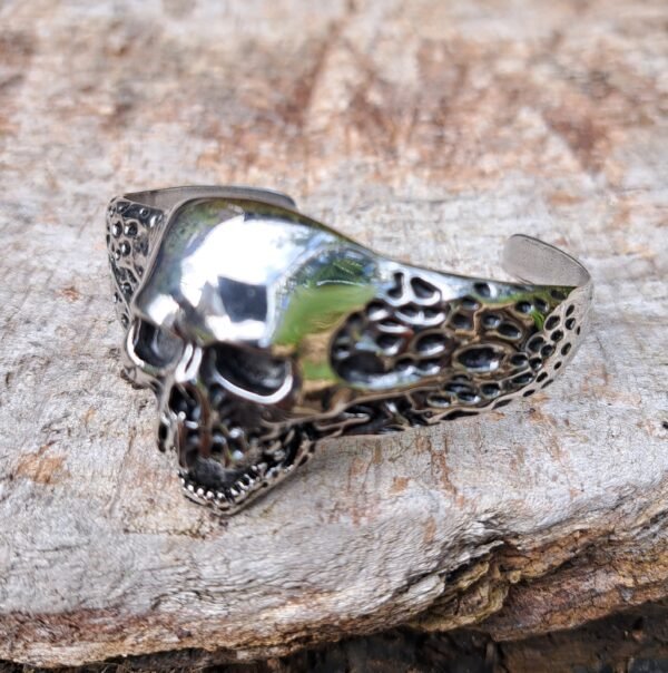 Rat-Ryder stainless steel skull bracelet with gothic biker design, 67mm diameter