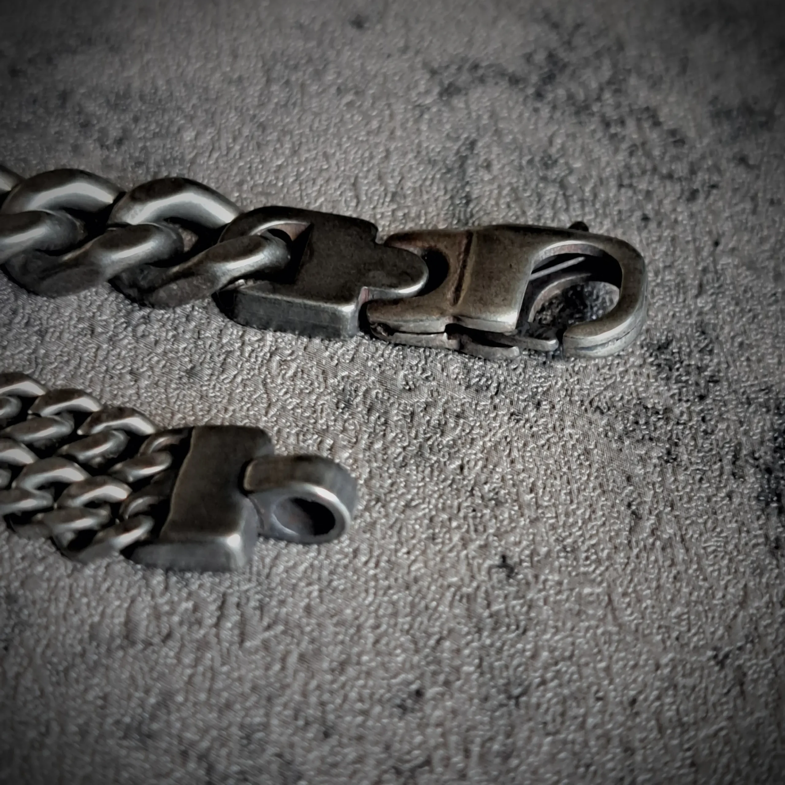 Double Curb Chain 316L Stainless Steel Bracelet – Antique Finish | Rat-Ryder 3 Antique stainless steel double curb chain bracelet clasp