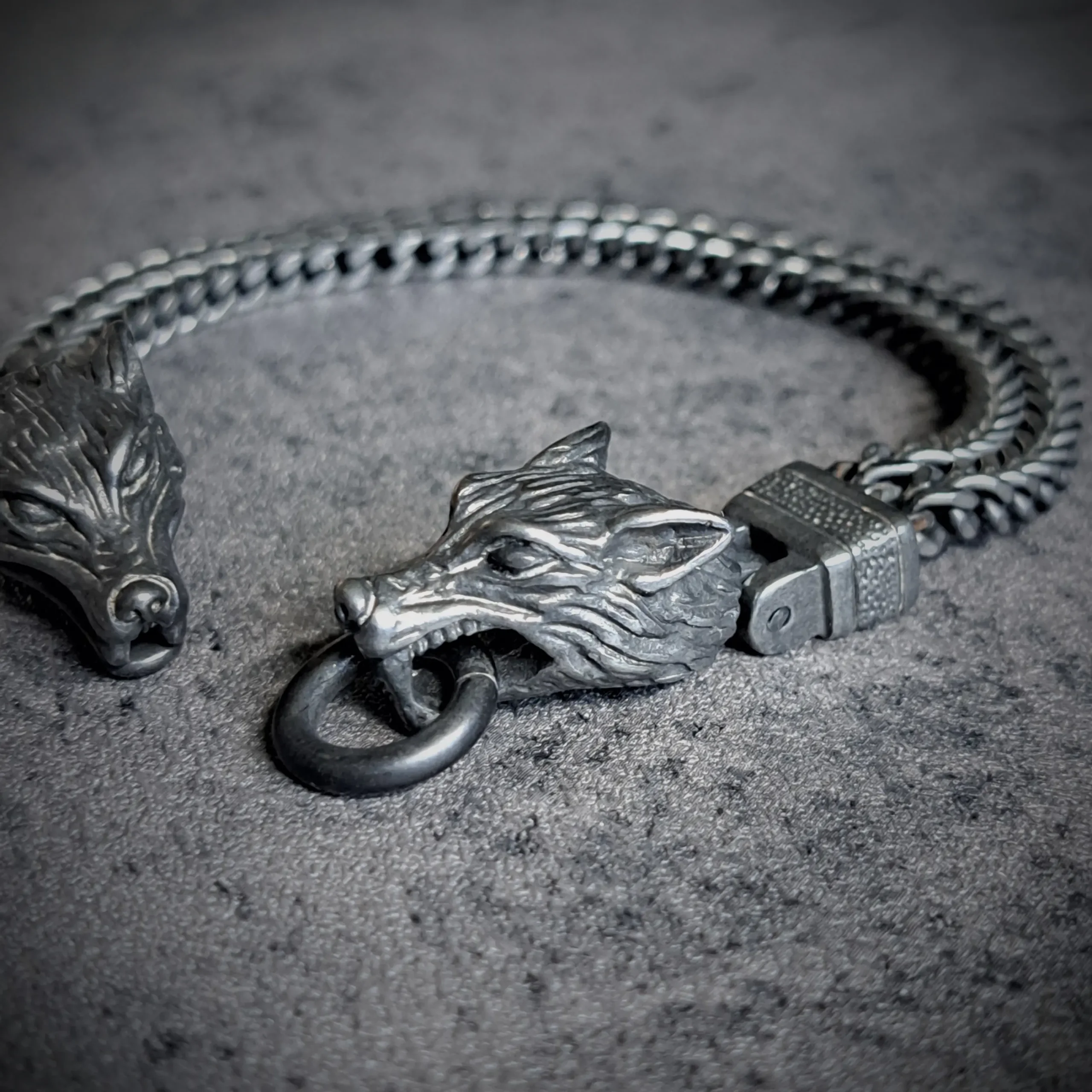 Wolf Head 316L Stainless Steel Bracelet – Braided Chain | Rat-Ryder® 2 Wolf head bracelet spring loaded jaw clasp